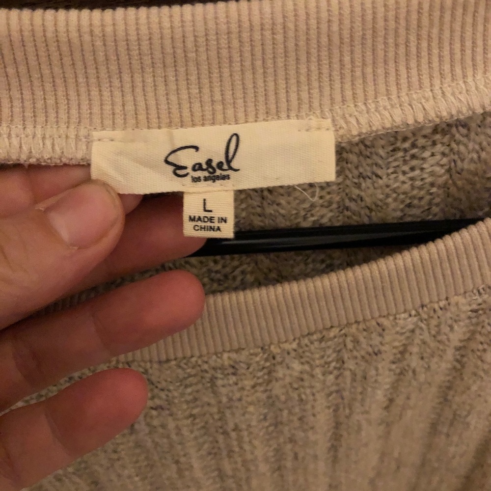 Sweater - Picture 2 of 4